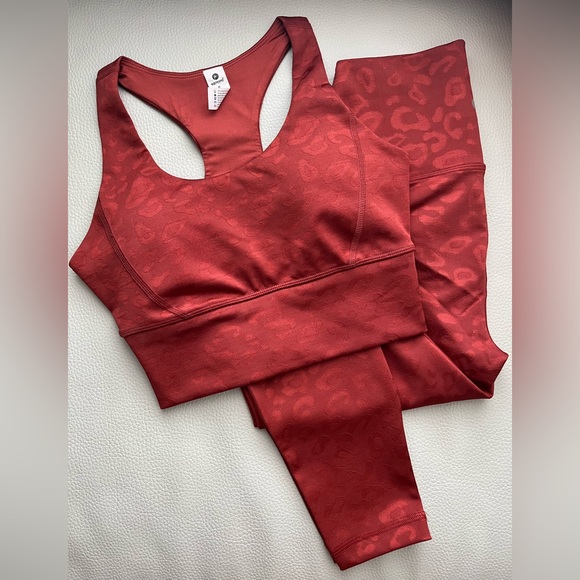 Red leopard active set - Picture 1 of 1